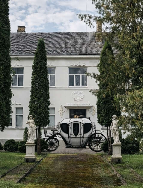 Apple Manor & Garden Complex