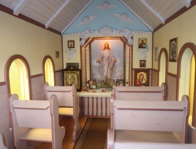 Ceļmalas kapela, mazākais dievnams Latvijā &ldquo;Pliča sātā&rdquo;