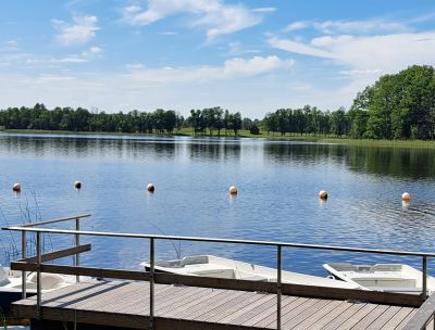 Atpūtas vieta Geļenovas muižas parkā