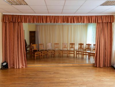 Saunas tautas nama zāle