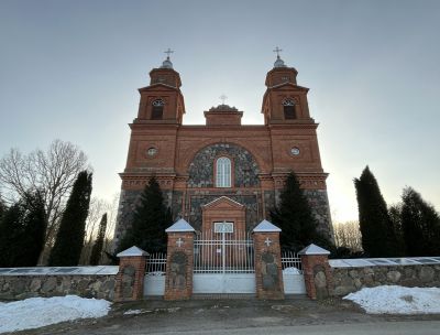 Vārkavas Vissvētās Trīsvienības Romas katoļu draudzes baznīca