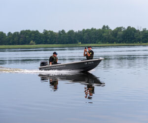 Geļenovas muižas parkā noritējis pirmais SUP saulrieta brauciens pa Jašas–Bicānu ezeru