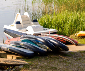 Geļenovas muižas parkā noritējis pirmais SUP saulrieta brauciens pa Jašas–Bicānu ezeru