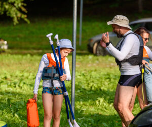 Geļenovas muižas parkā noritējis pirmais SUP saulrieta brauciens pa Jašas–Bicānu ezeru
