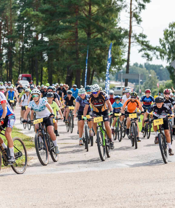 Aizvadīts velobrauciens "Ar Veļiku pa Aglyunu"
